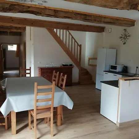 Les Ecuries Du Mesnil Aux Moines Holiday home