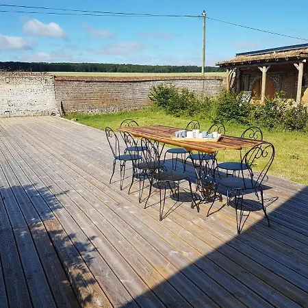 Les Ecuries Du Mesnil Aux Moines *